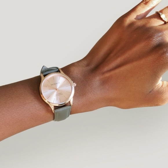 NIB MONROÉ SOLÉROSE 💖 - CHARCOAL 🩶 LEATHER WATCH, OS, BNIB - Picture 2 of 5